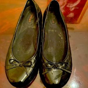 WOMENS-Safe Step black flats( size 12)